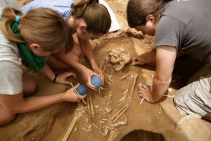 Escavações no cemitério filisteu de Ascalon