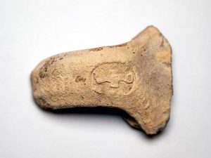 'To the King' - two-winged seal impression - Yaniv Berman, Israel Antiquities Authority